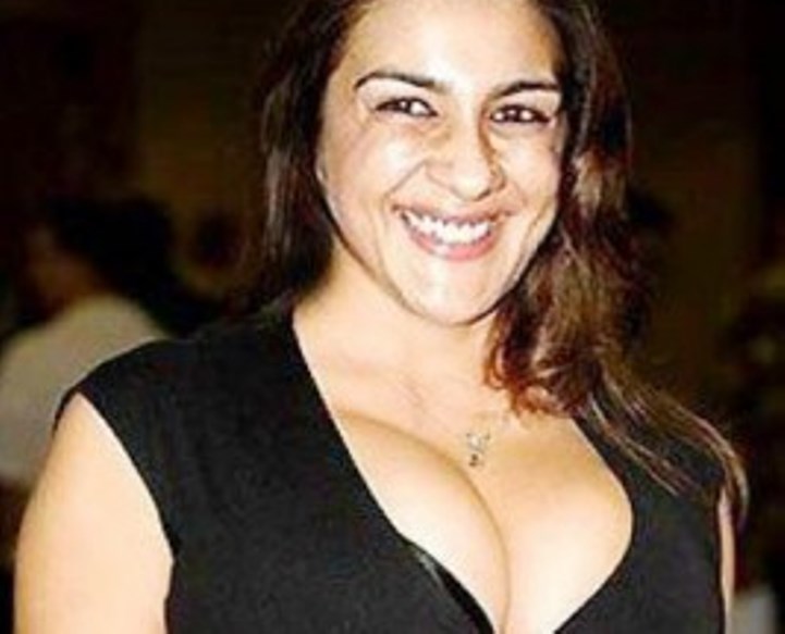 Nude Amrita Singh 82