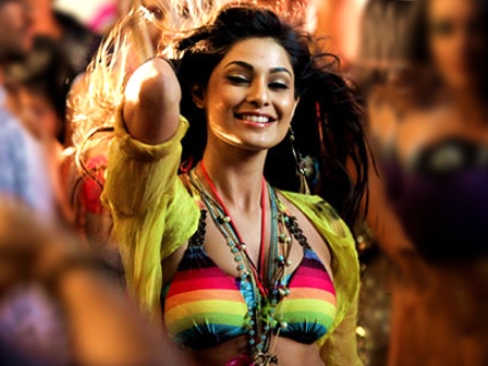 puja-gogoagone-showbizbites